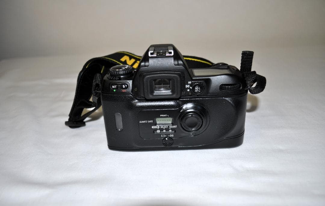 Nikon F80 フィルム一眼レフカメラ　レンズ2本付き