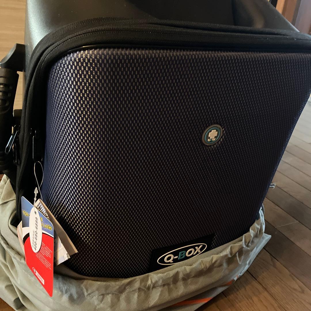 新品タグ付Q-BOX 乗れるキャリーケース　スーツケース　バッグ　子供乗せ