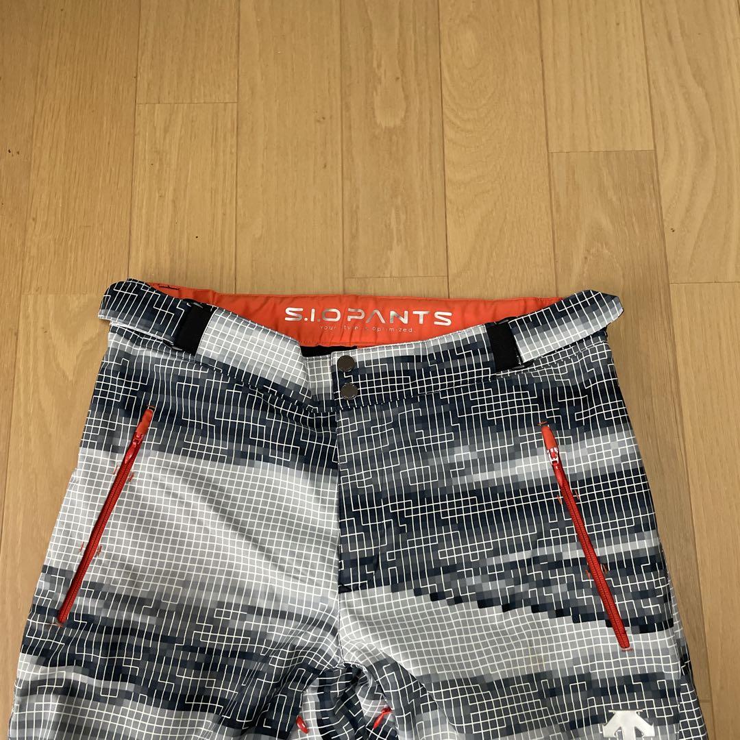 デサントDESCENTEスキーウェア　上下セット　デモチーム　中古　サイズL/O