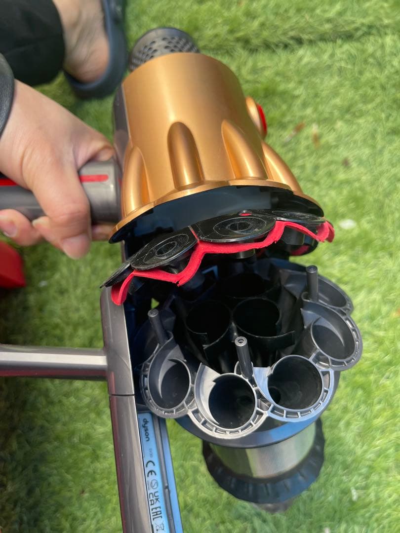 Dyson v12 sv30 detect slim 掃除機