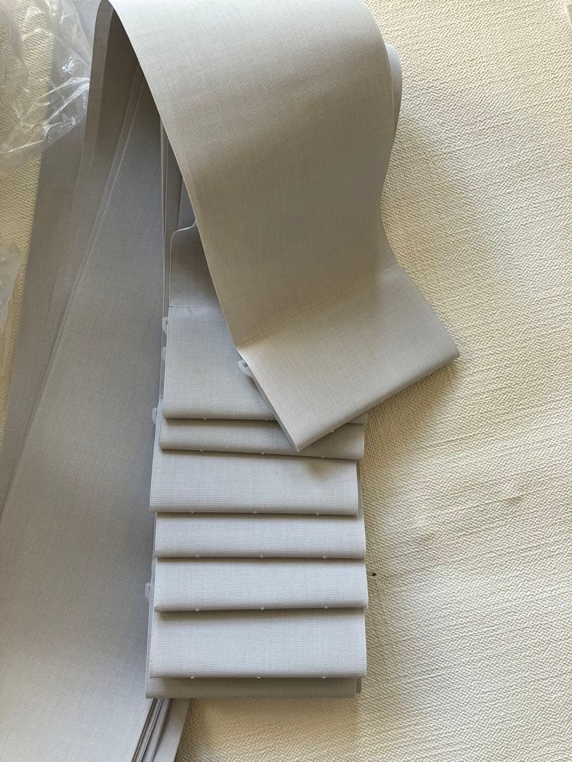 未使用ルーバー ニチベイ バーチカル グレイWH 100×2,297㎜ 29枚