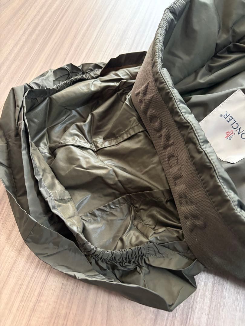 即購入大歓迎P専用 モンクレール　ナイロンジャケット　カーキ　サイズ4