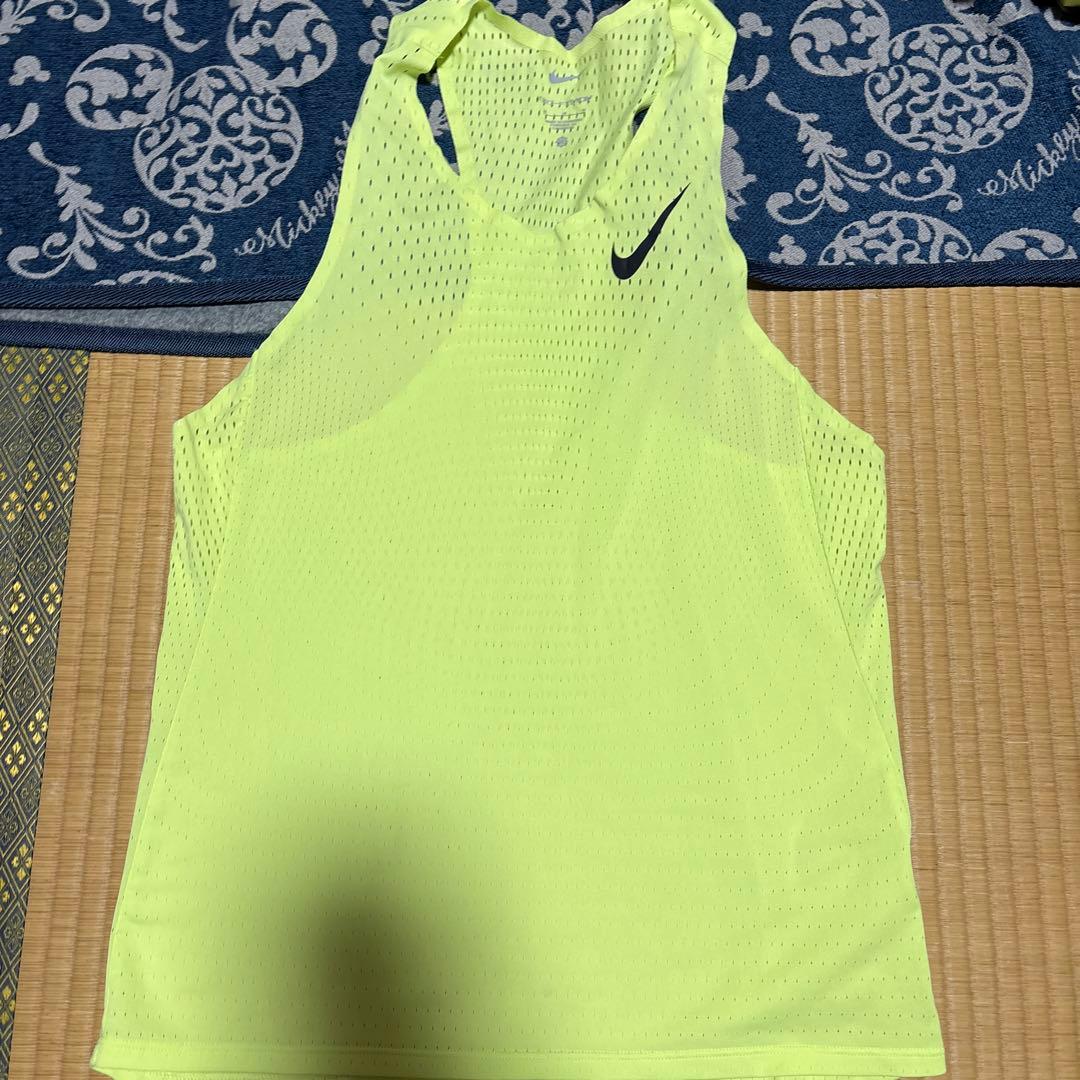 Nike 蛍光イエロー タンクトップ