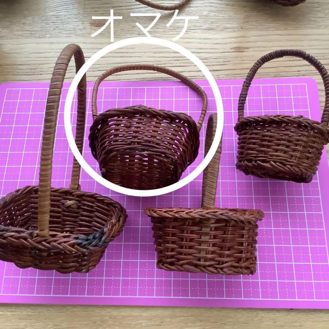ミニチュア　籐籠　かご　丸形　四角形　楕円形　23個＋オマケ