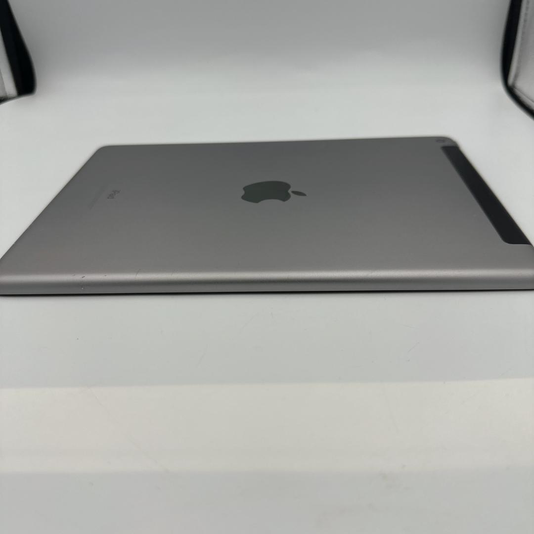 【美品】iPad 5 auモデル SIMフリー スペースグレイ 本体のみ