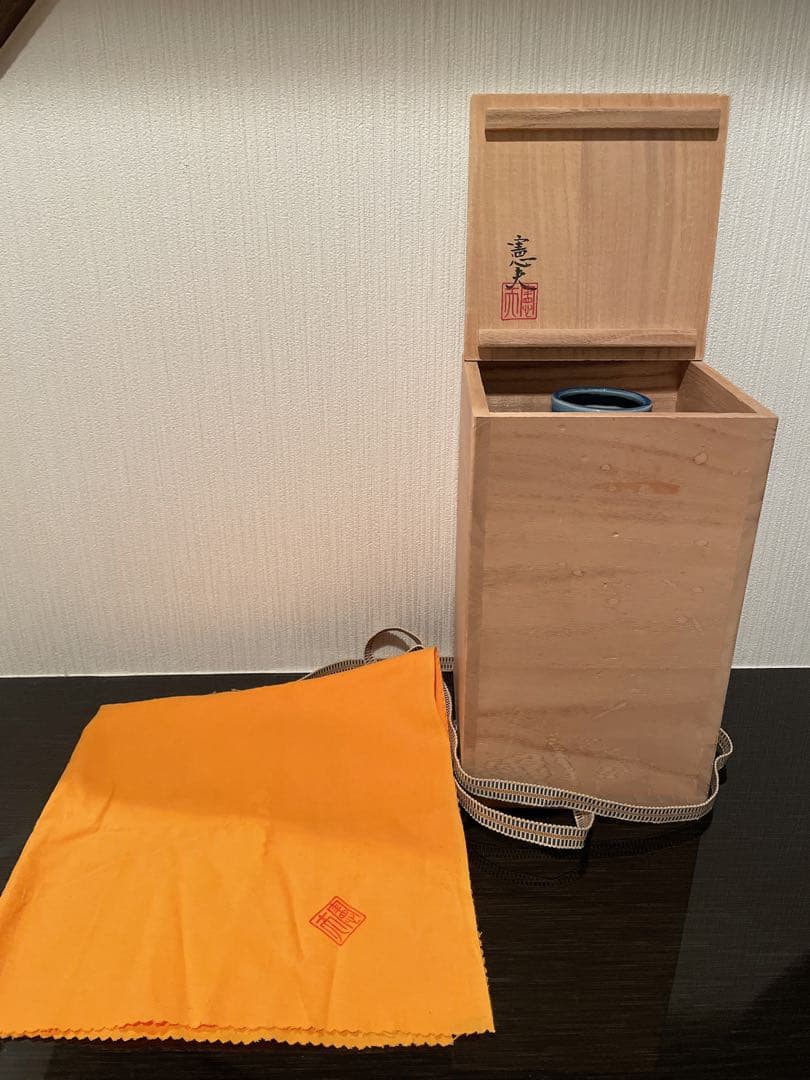 旭泉窯　九谷焼 【苧野憲夫作品】彩流花器 魚　花瓶、木箱付き