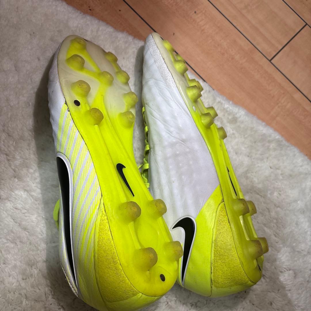 Nike サッカーシューズ マジスタ ホワイト27.5cm 「値下げしました」