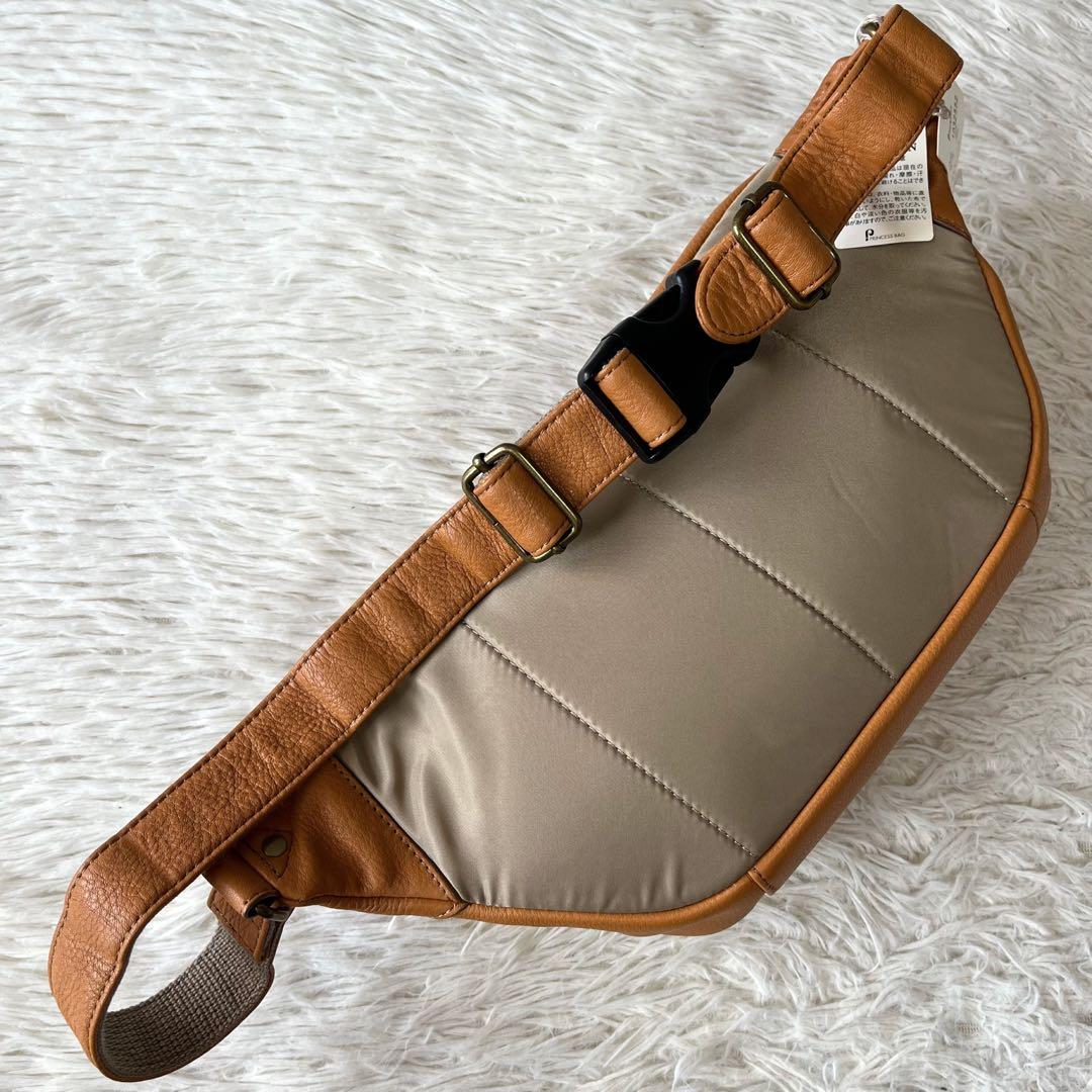 【新品未使用】ダコタ　レザー　ボディバッグ　ポーチ