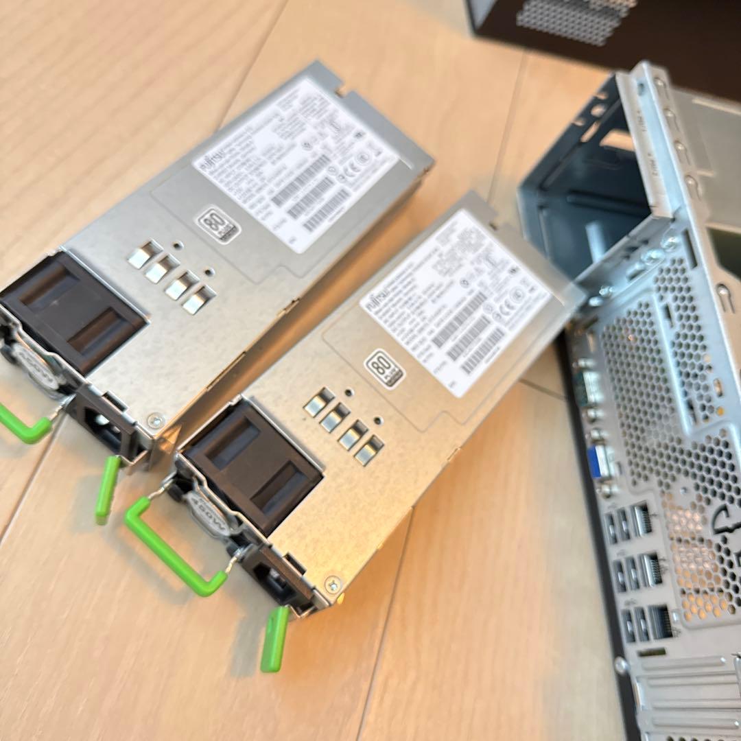 Fujitsu PRIMERGYサーバー TX1320 M4 冗長電源 KVM