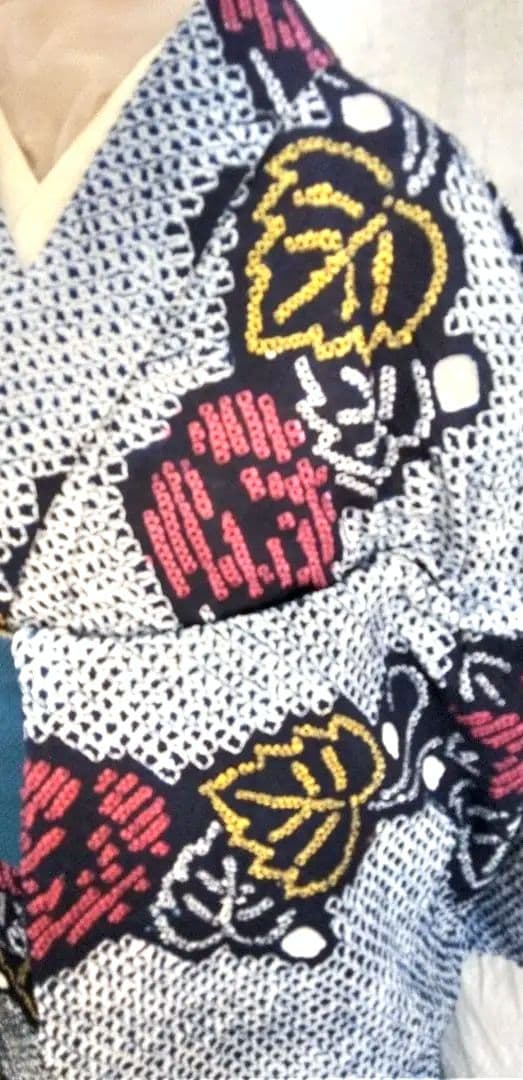 有松鳴海絞り浴衣、紺色に葉っぱ柄入り