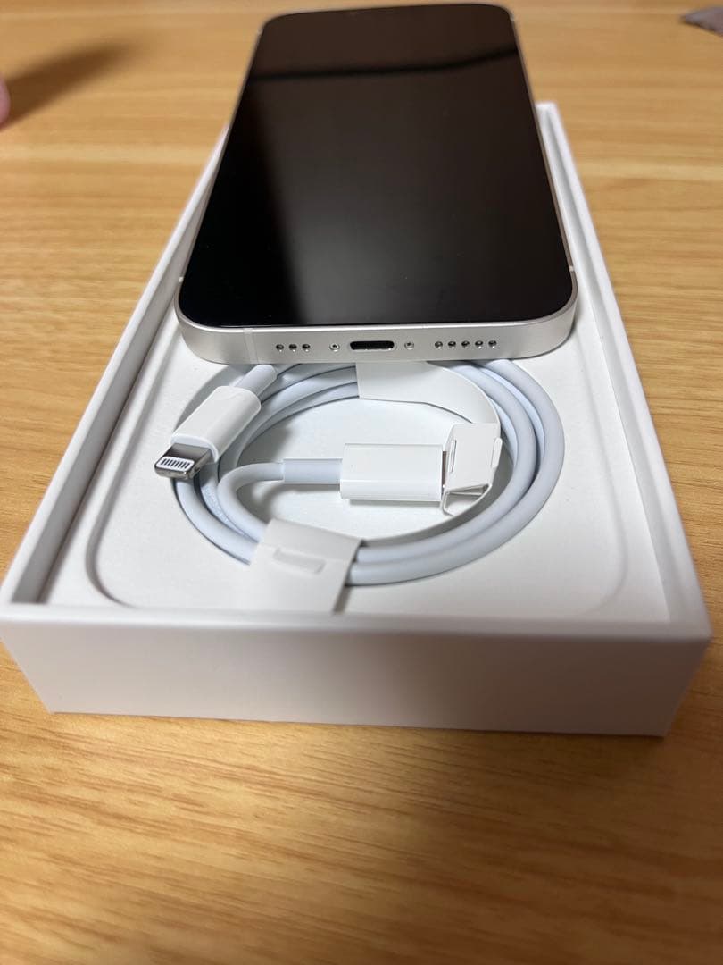 iPhone 13 本体　128GB スターライト　美品