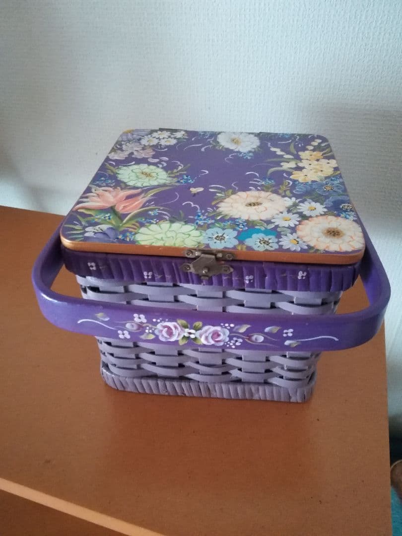 藤のバスケット