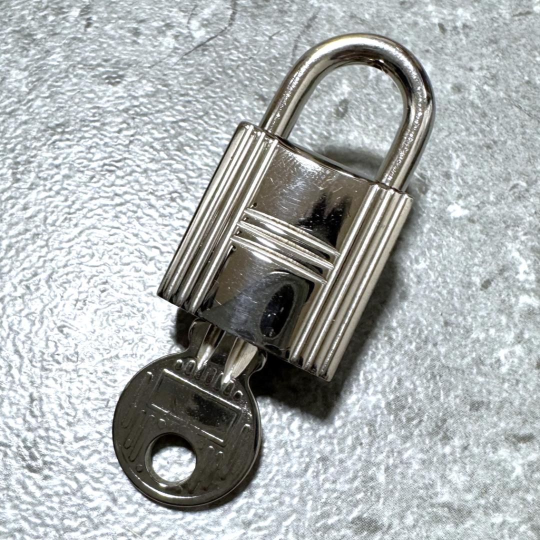 送料無料 美品 エルメス カデナ パドロック 南京錠 鍵 キー 121