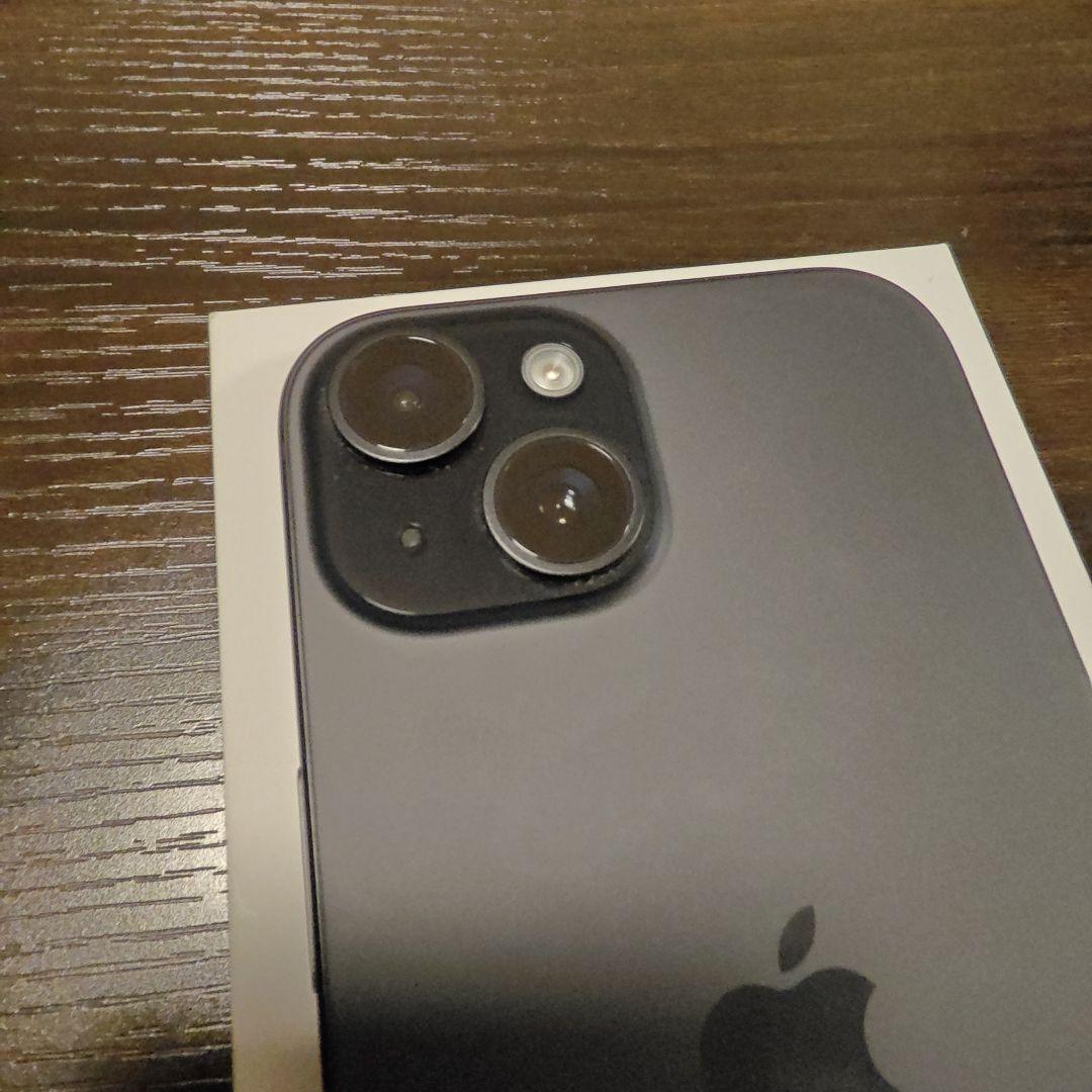 Apple iPhone 15 本体 シムフリー 128GB 美品 ケース付き