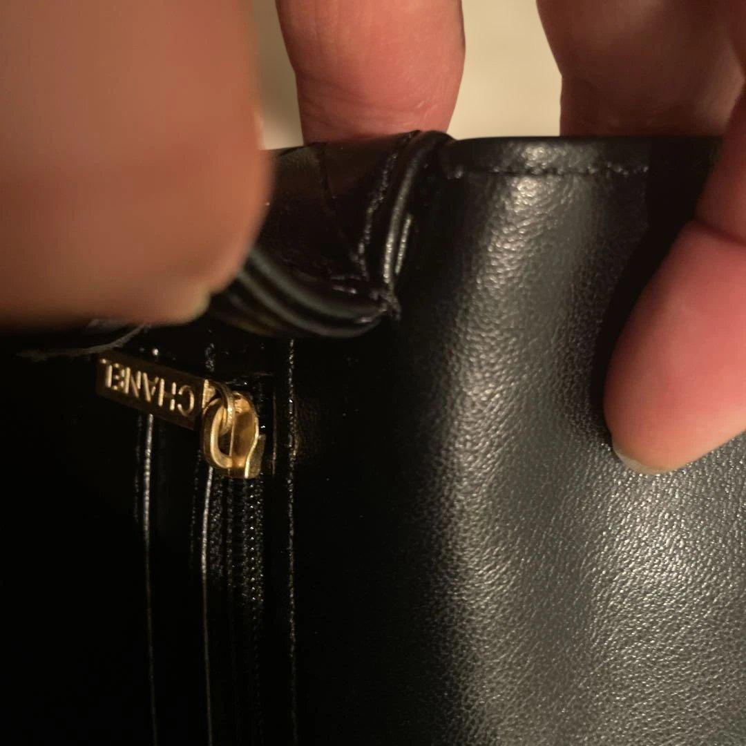 CHANEL ブラックレザー ショルダーバッグノベルティー