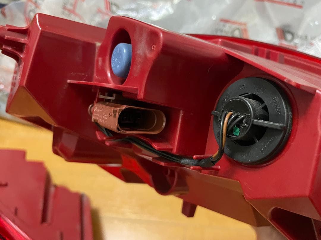 ポルシェ 981ケイマン 純正テールライト 点灯確認済み