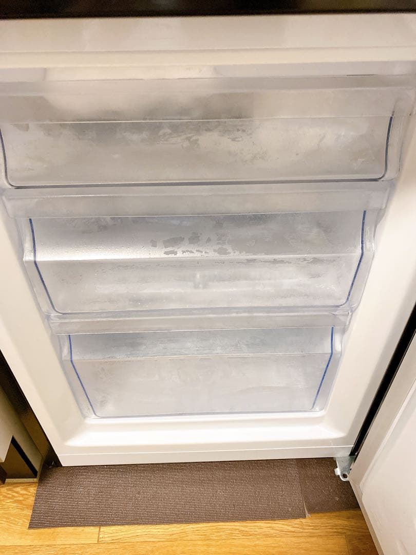 Hisense ブラック 冷蔵庫 上下二段式　175L