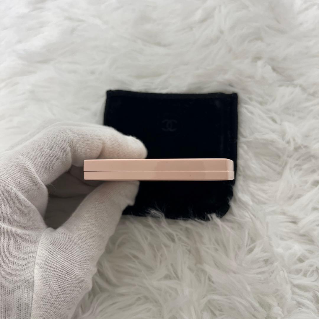 シャネル　CHANELコンパクトダブルミラー バレリーナ 111