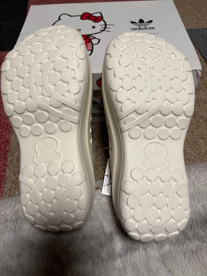 新品　アディダス ハローキティ サボ アディフォーム スタンスミス 25.5