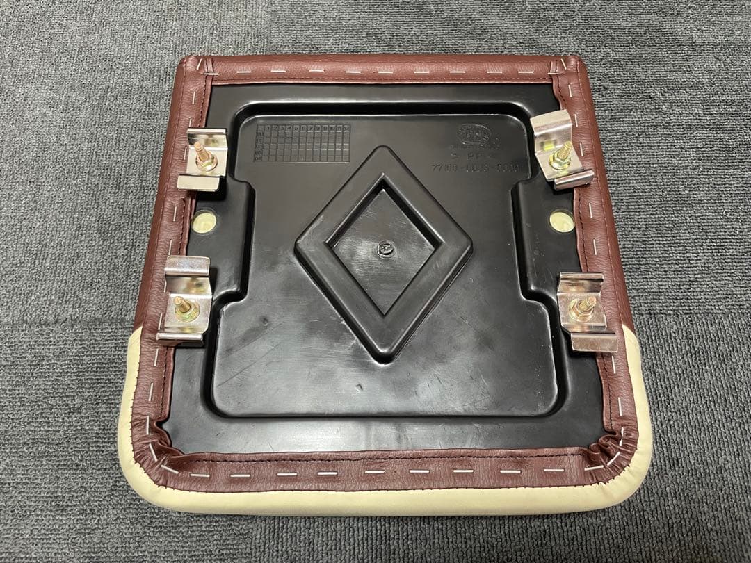 アウトスタンディング　アップフラットキャリア/ピリオンシート　スーパーカブ等