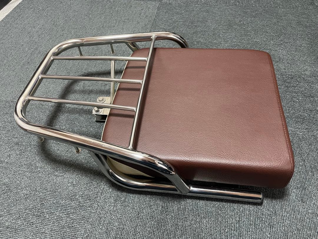 アウトスタンディング　アップフラットキャリア/ピリオンシート　スーパーカブ等