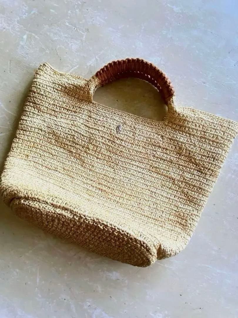 ヘレンカミンスキー　バッグ　カゴバッグ　ラフィア　ナチュラルカラー