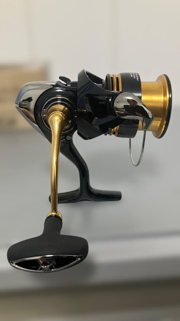Daiwa 23Legalis LT3000-CXH スピニングリール