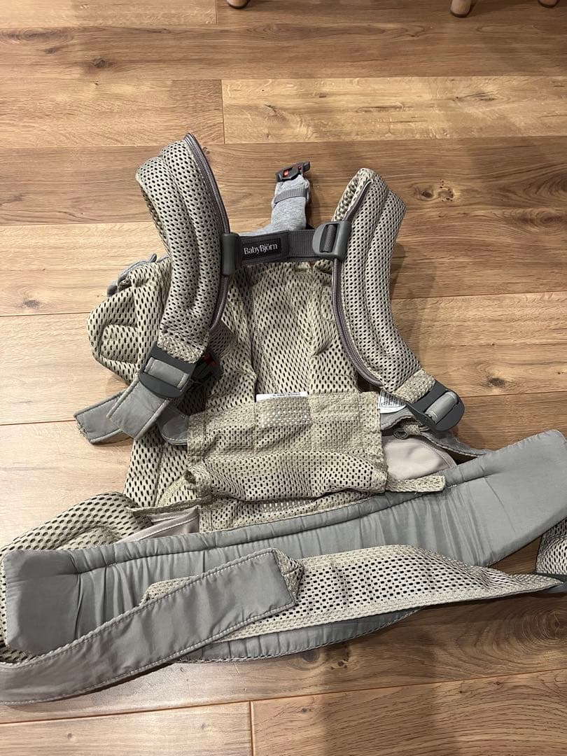 BabyBjörn グレーベージュ　2025年新色