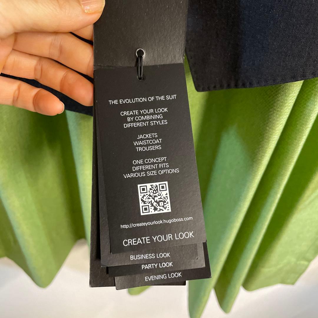 BOSS ダークグレー ノースリーブベスト