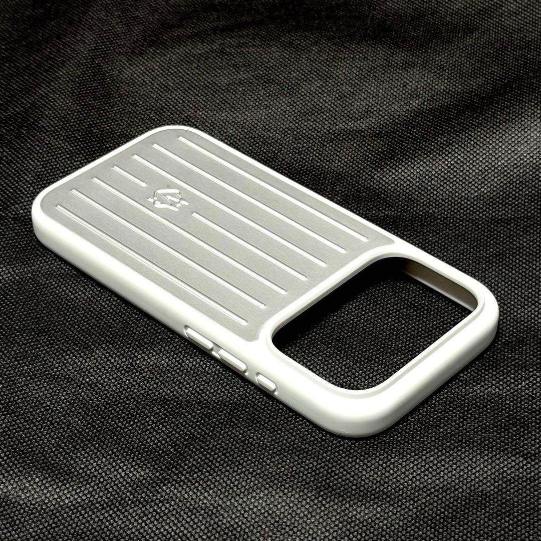 【正規品】RIMOWA iPhone17 Proケース シルバー