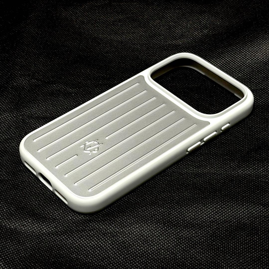 【正規品】RIMOWA iPhone17 Proケース シルバー