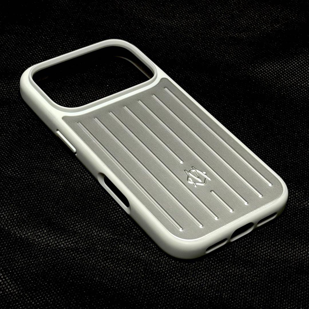 【正規品】RIMOWA iPhone17 Proケース シルバー