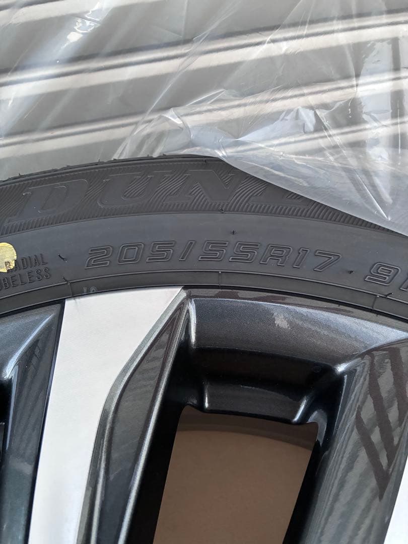 新車外し！ヴォクシー　ノア　205/55R17 タイヤ・ホイールセット