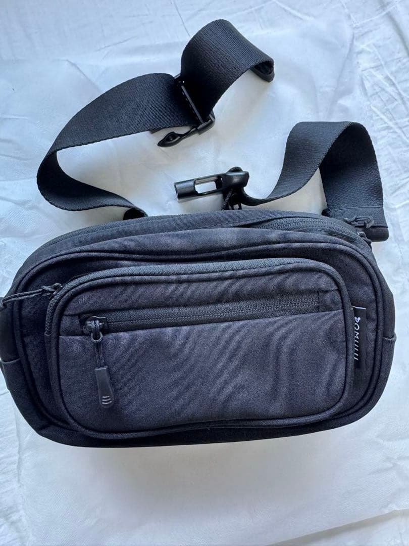 POMULU ポムル　ヒップシート　ショルダーバック　新型ブラック　 試着のみ