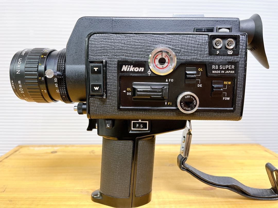 Nikon R8 SUPER 8ミリカメラ 通電確認済