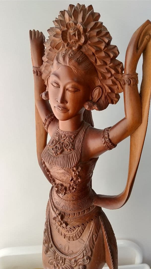 木彫り 女性像