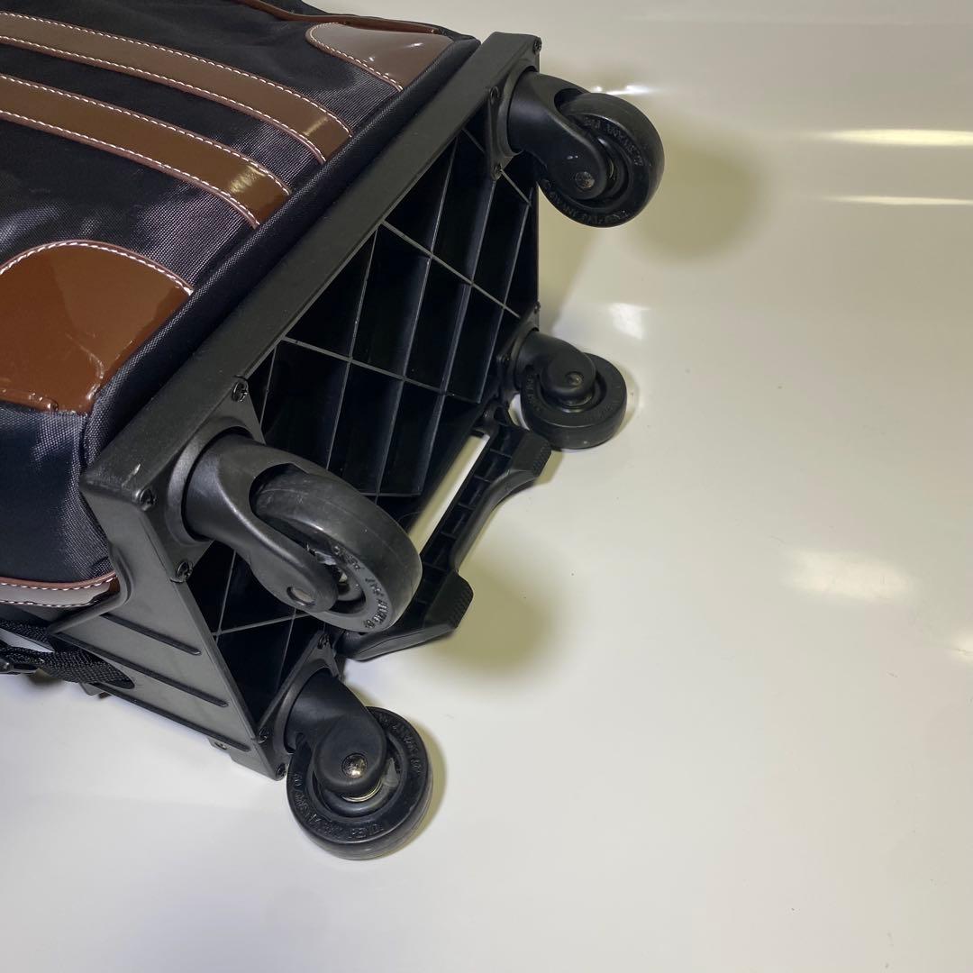 新品・未使用✨スワニー　ルーマII　キャリーバッグ　座面付き　4輪キャスター