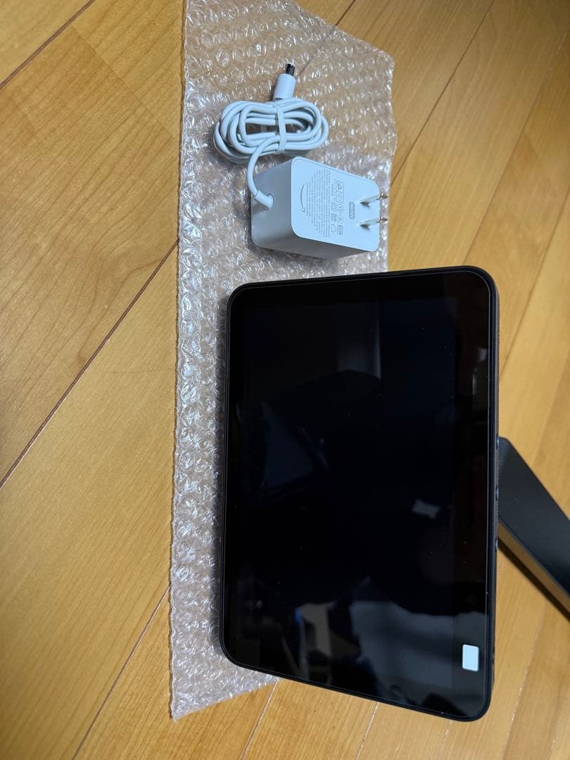 Echo Show 8第二世代ブラック 本体とACアダプターモバイルバッテリー