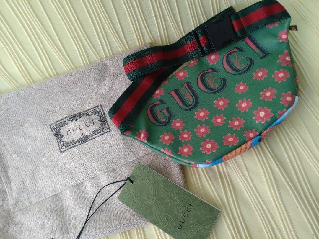 GUCCI ヒグチユウコ コラボ 猫と花柄 ボディバッグ