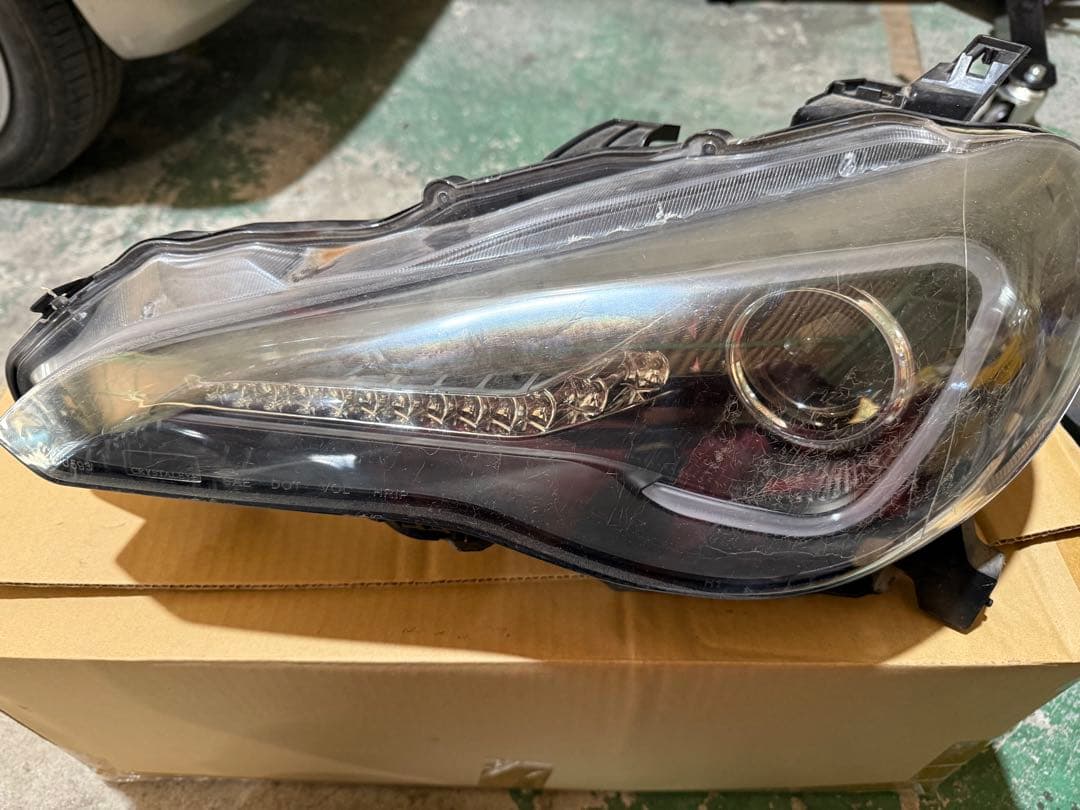 86 ZN6 左右　社外ヘッドライトユニット　中古