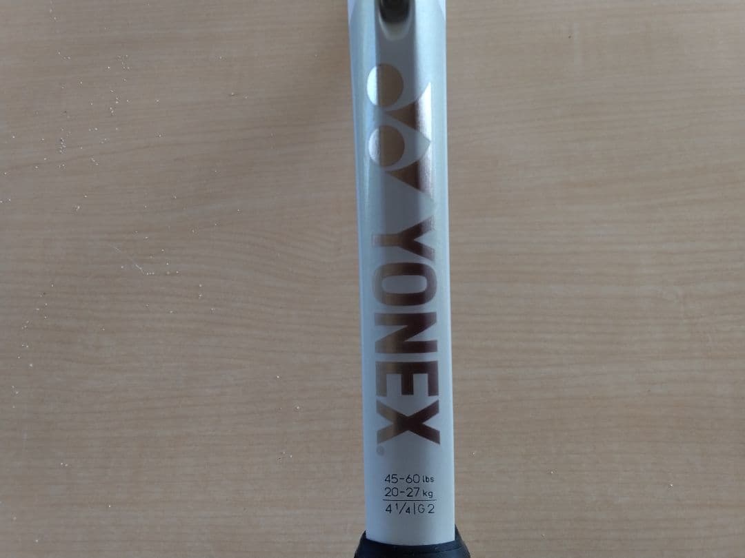 YONEX 　Vコア100 (グリップ２)