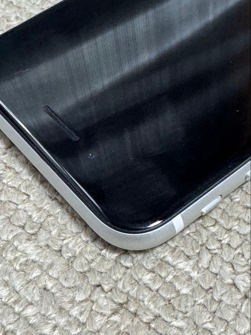 iPhone SE(第2世代) SIMフリー　64GB 白