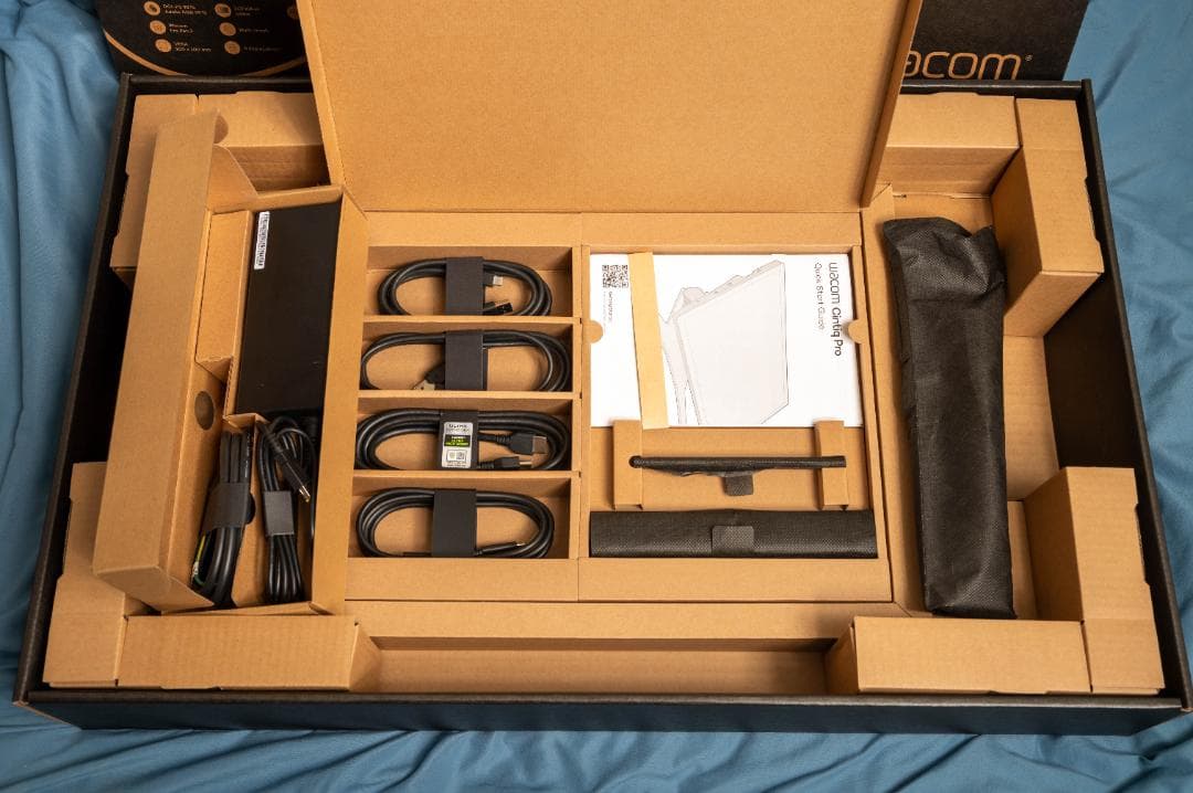 ワコム　Cintiq Pro 27 液晶ペンタブレット 2027年7月まで保証残