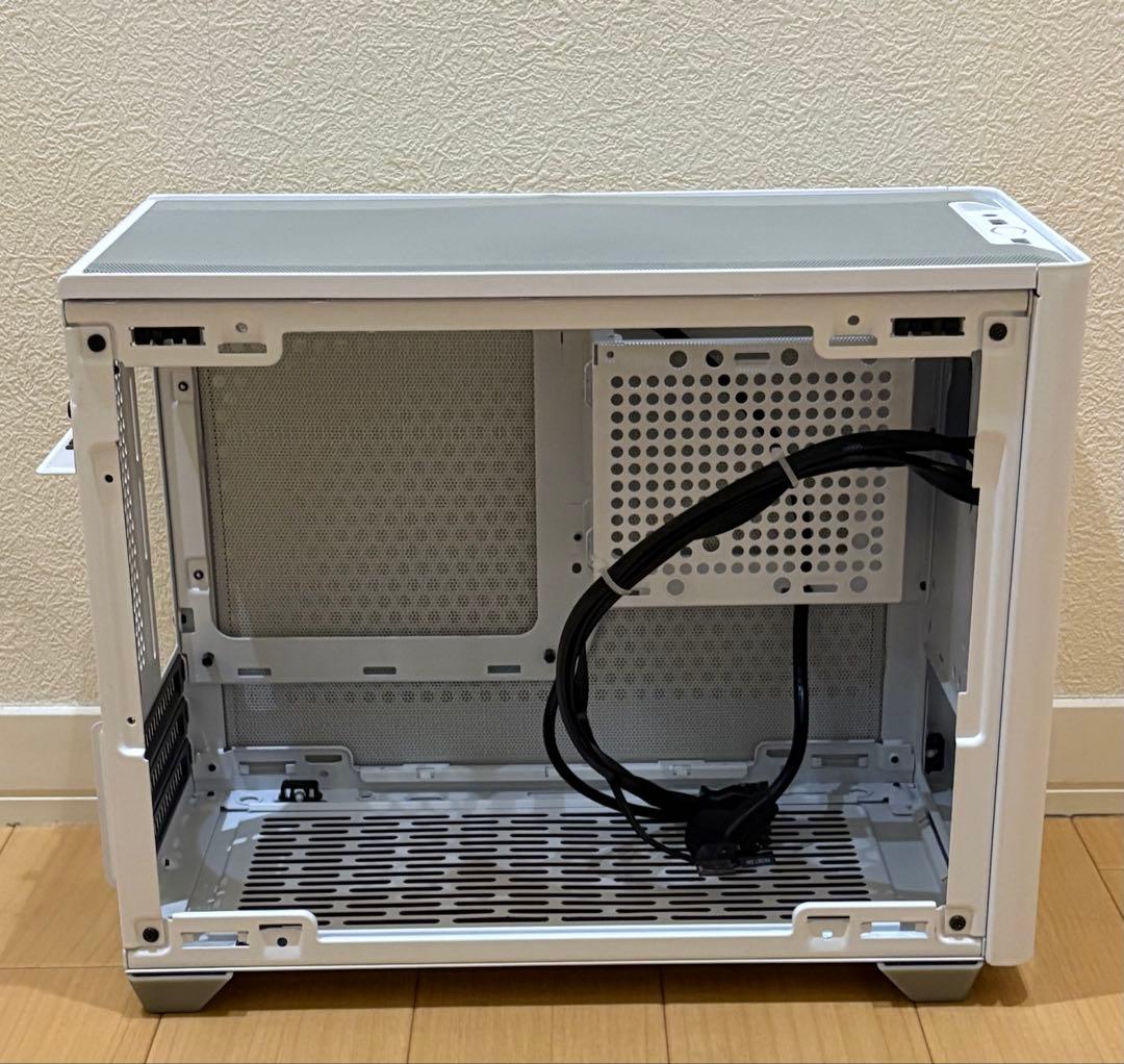 NR200P WhitePCケース