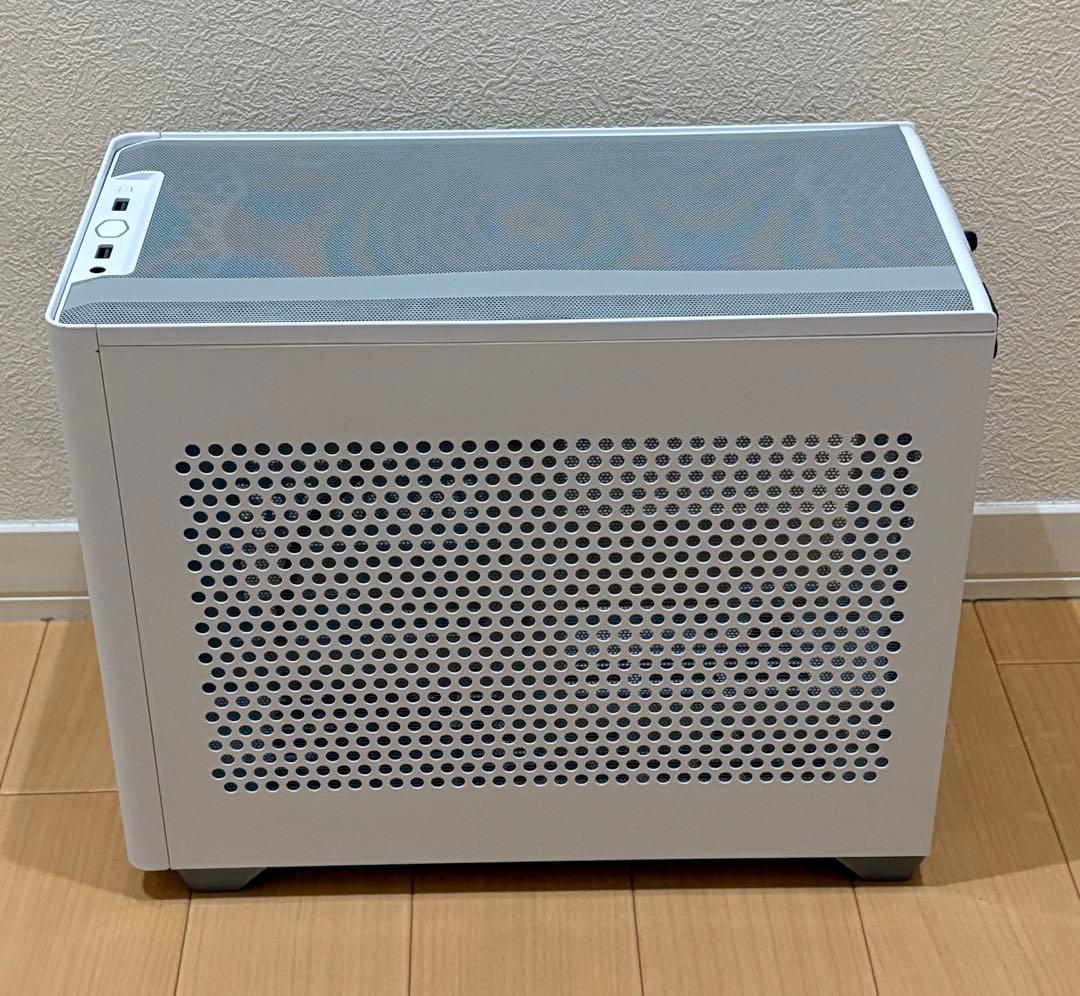 NR200P WhitePCケース