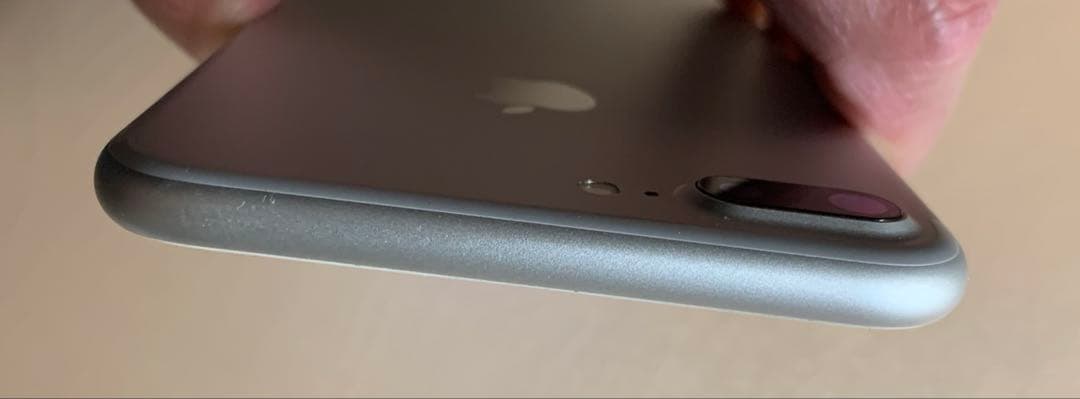 希少　美品　iPhone 7 Plus 128GB（シルバー）