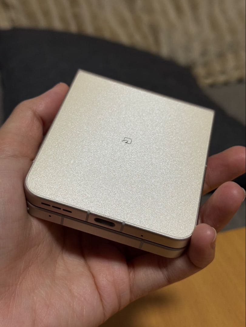 Libero Flip A304ZT（ZTE）SIMフリー（ゴールド）