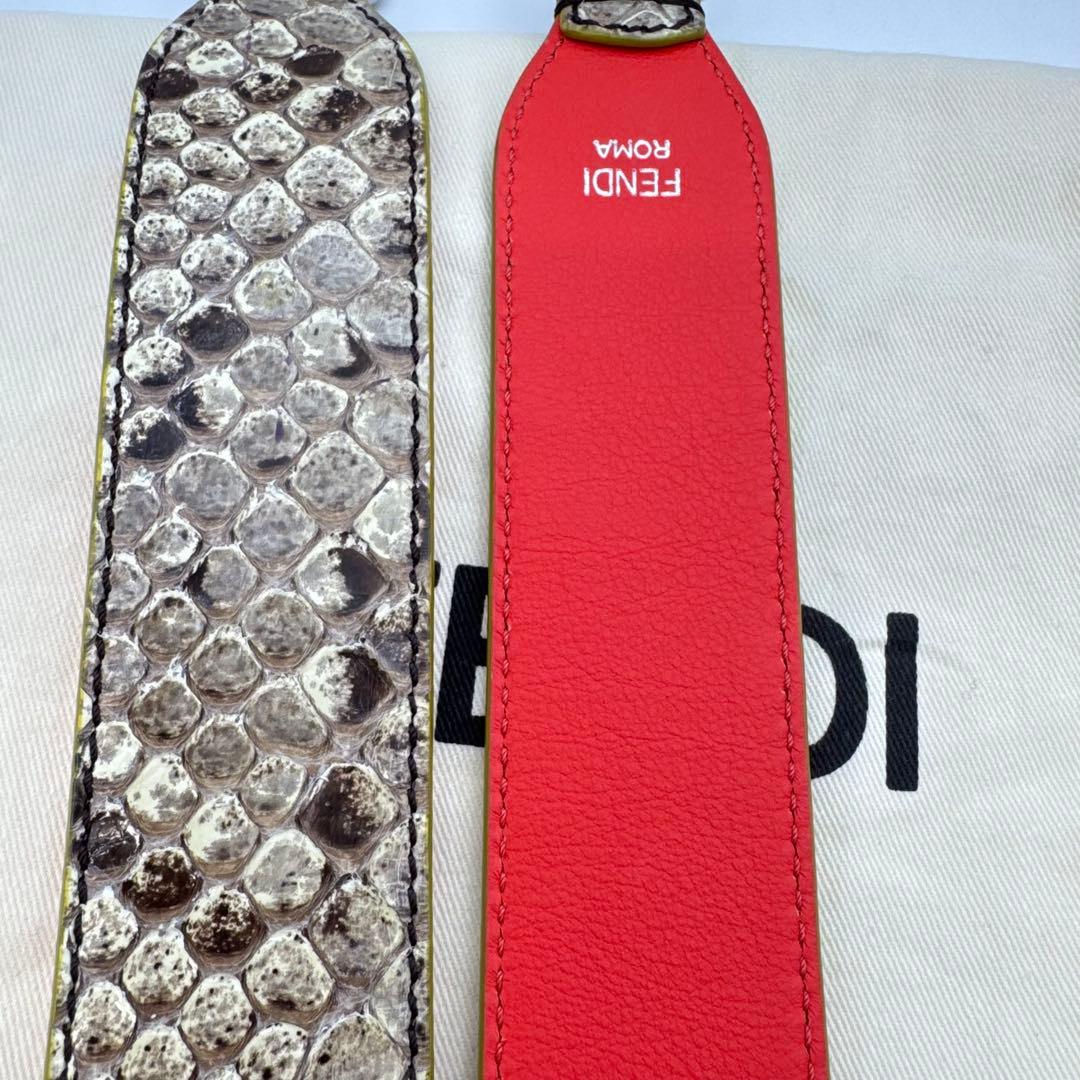 【保管袋付き】FENDI ショルダーストラップ　ストラップユー　パイソン　美品