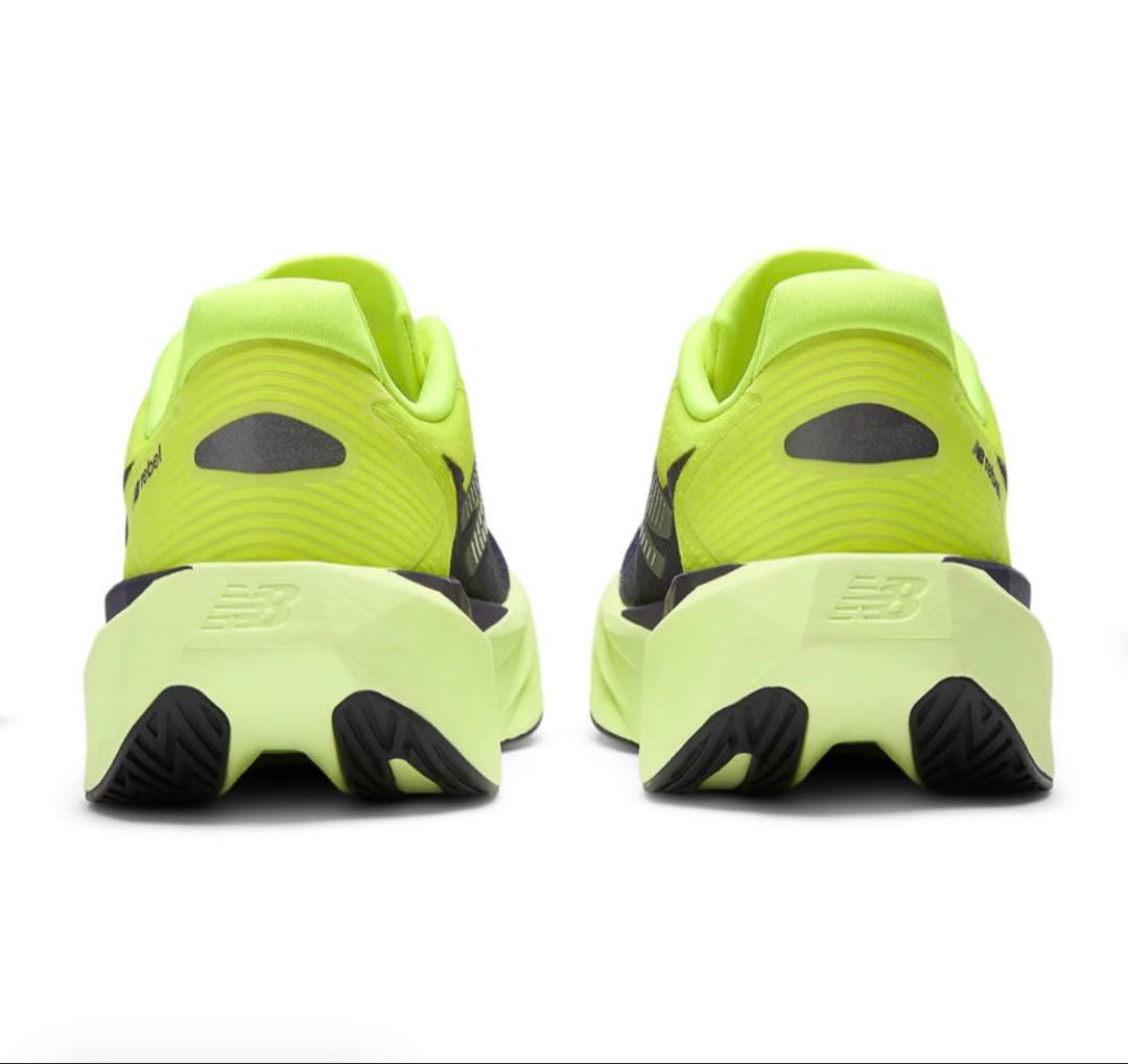 新品未使用品　New Balance WFCX3PE D ランニングシューズ