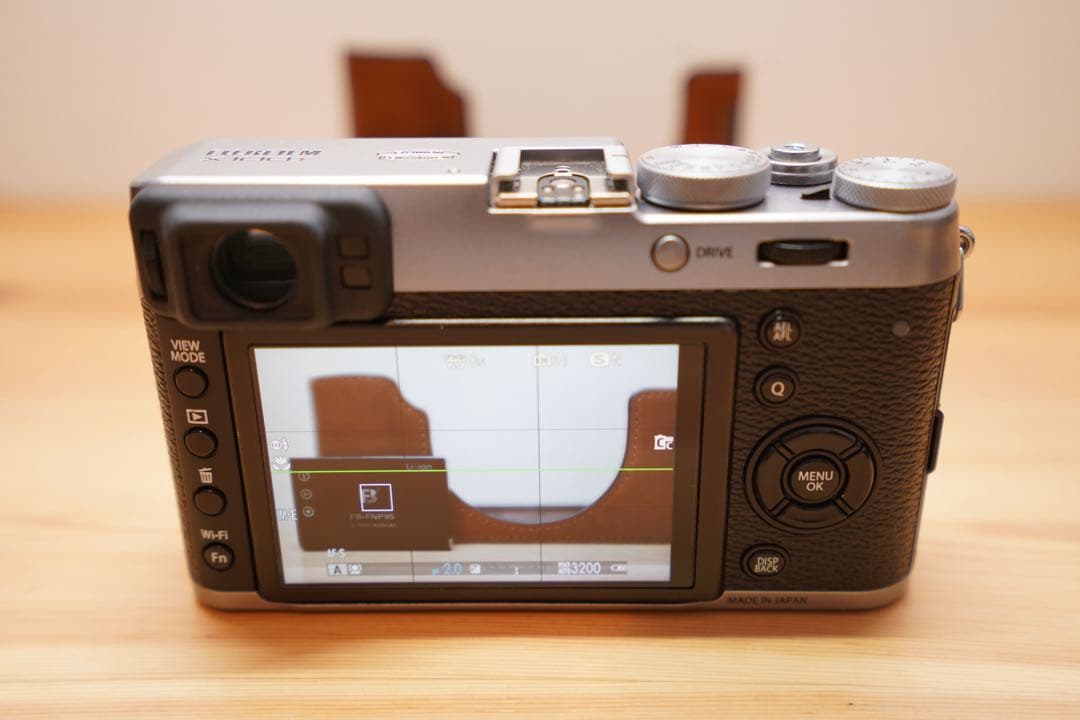 【美品】FUJIFILM X100T シルバー・フード&フィルター付｜おまけ多数